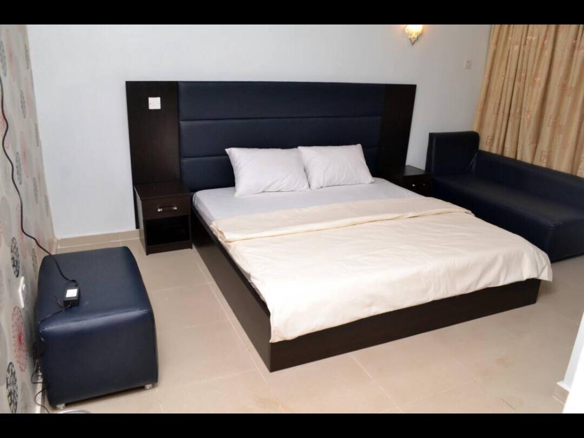 Royal Kaft Hotel Ikorodu Esterno foto